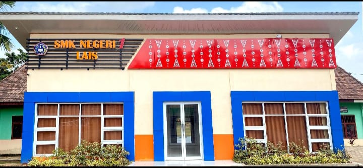 foto depan smkn 1 lais